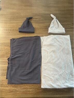 Set of 2 Toby Swaddle blankets with matching hats